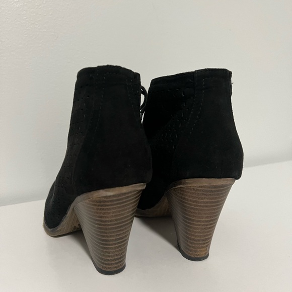 MIA laser cut black suede booties women’s size 7-GUC - Picture 6 of 15
